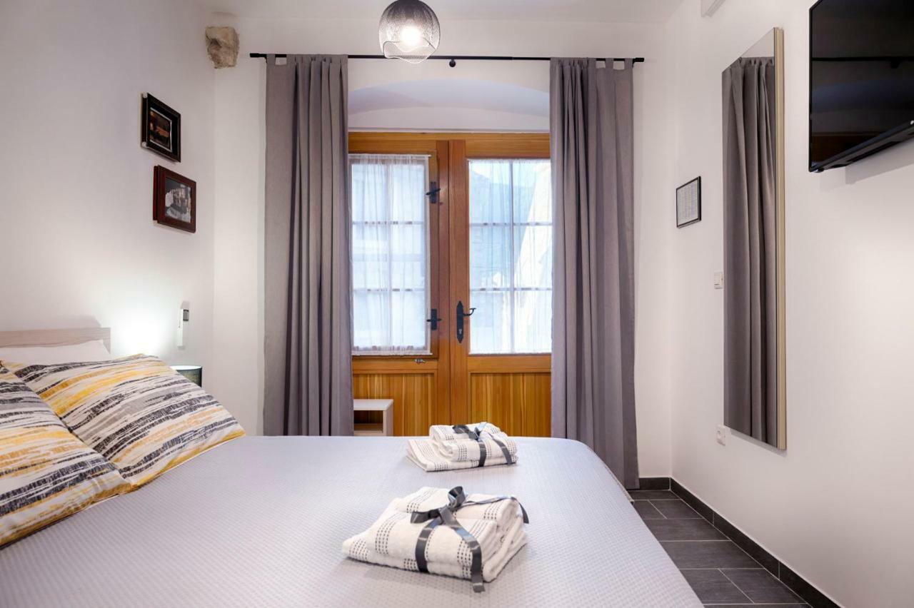 En Suite Room Demaria Komiza Exterior photo