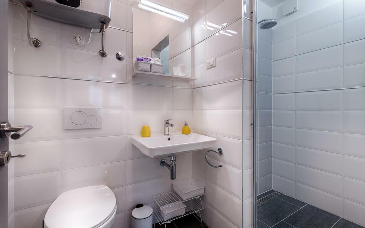 En Suite Room Demaria Komiza Exterior photo